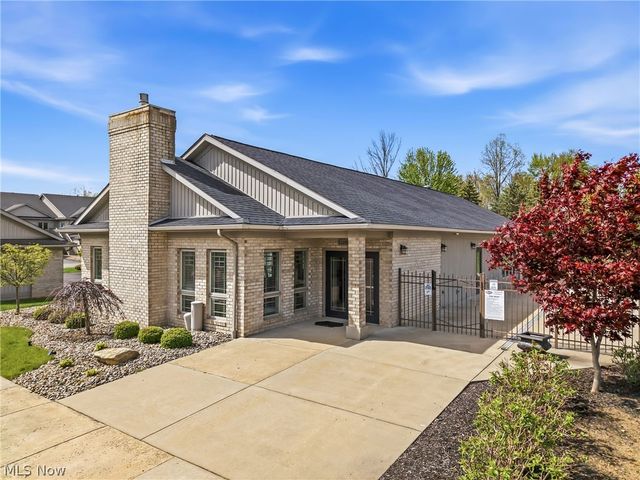 506 Milton Commons Boulevard, Lake Milton, OH 44429