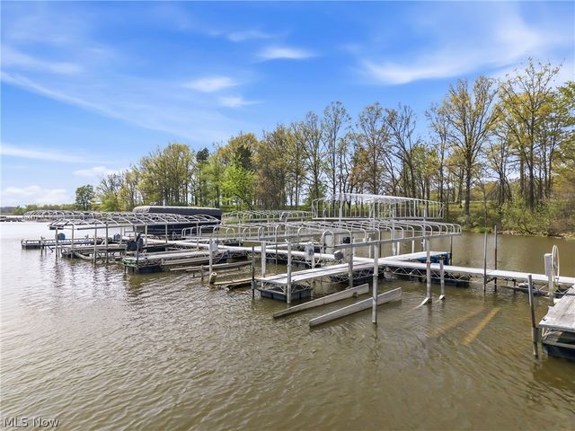 506 Milton Commons Boulevard, Lake Milton, OH 44429