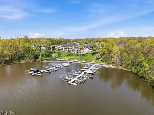 506 Milton Commons Boulevard, Lake Milton, OH 44429