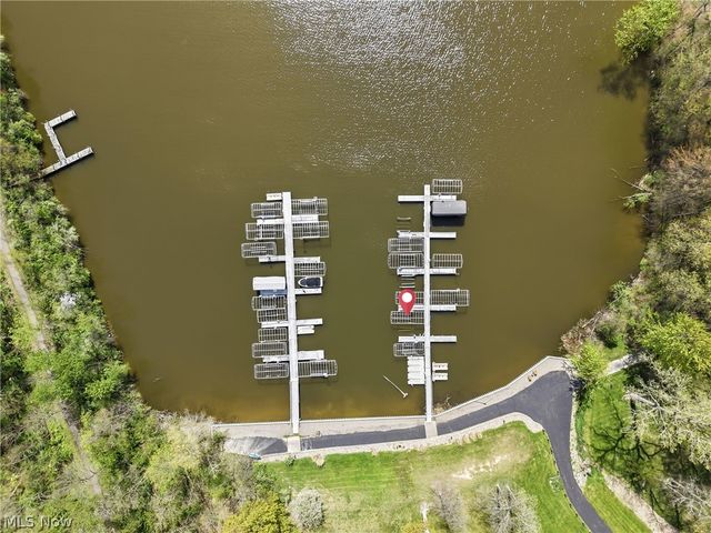 506 Milton Commons Boulevard, Lake Milton, OH 44429