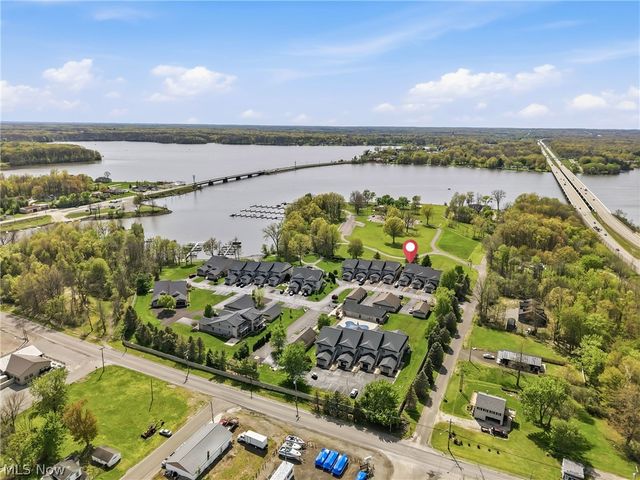 506 Milton Commons Boulevard, Lake Milton, OH 44429