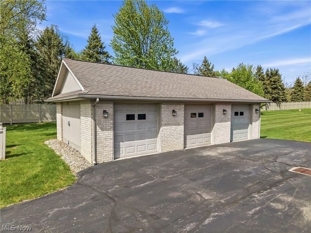 506 Milton Commons Boulevard, Lake Milton, OH 44429