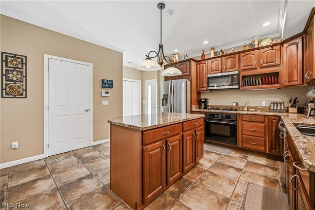 506 Milton Commons Boulevard, Lake Milton, OH 44429