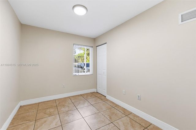 1977 NW 5th Pl 408, Miami, FL 33136