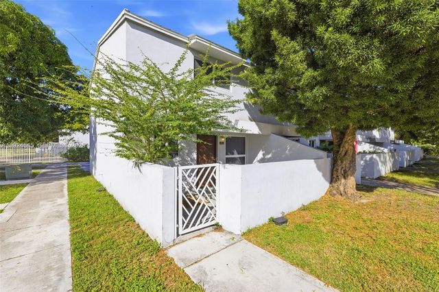 1977 NW 5th Pl 408, Miami, FL 33136