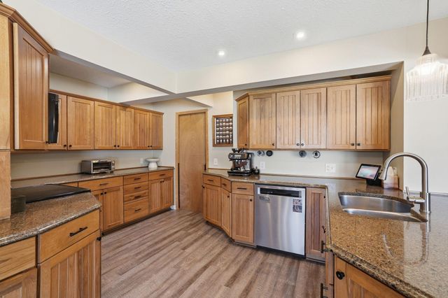 18224 23rd Avenue N, Plymouth, MN 55447