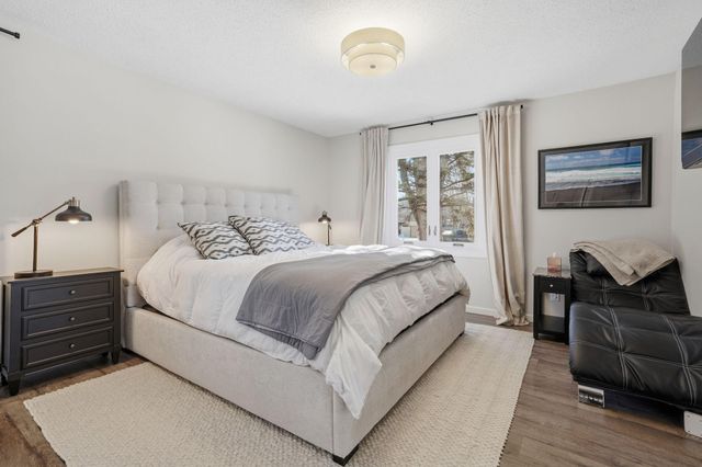 18224 23rd Avenue N, Plymouth, MN 55447