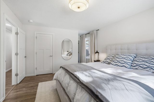 18224 23rd Avenue N, Plymouth, MN 55447