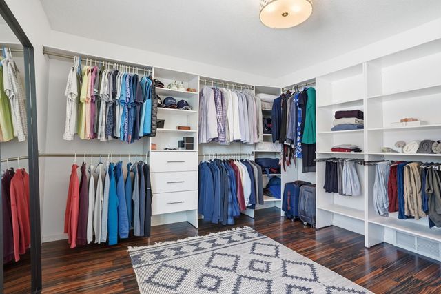 18224 23rd Avenue N, Plymouth, MN 55447