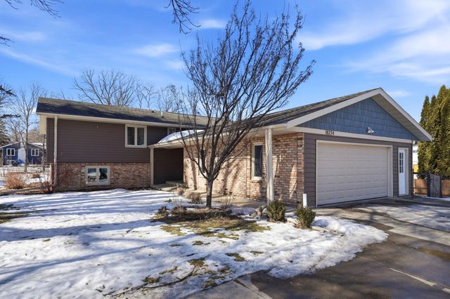 18224 23rd Avenue N, Plymouth, MN 55447