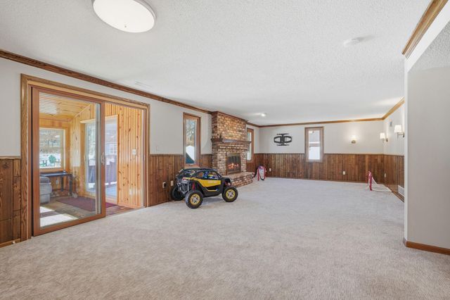 18224 23rd Avenue N, Plymouth, MN 55447