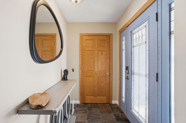 18224 23rd Avenue N, Plymouth, MN 55447