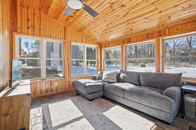 18224 23rd Avenue N, Plymouth, MN 55447