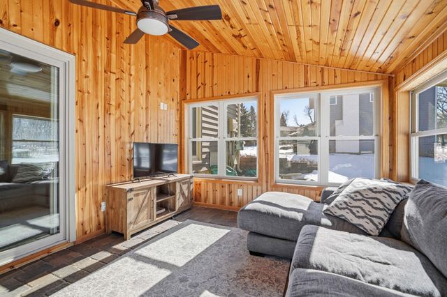 18224 23rd Avenue N, Plymouth, MN 55447