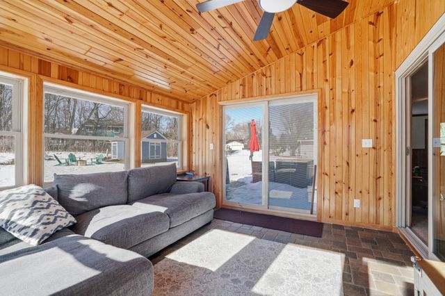 18224 23rd Avenue N, Plymouth, MN 55447