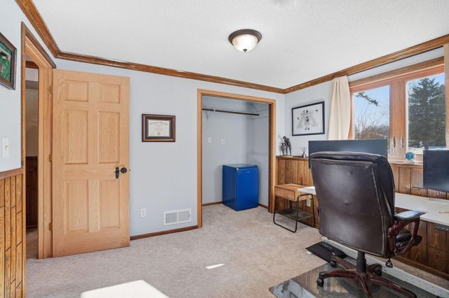 18224 23rd Avenue N, Plymouth, MN 55447