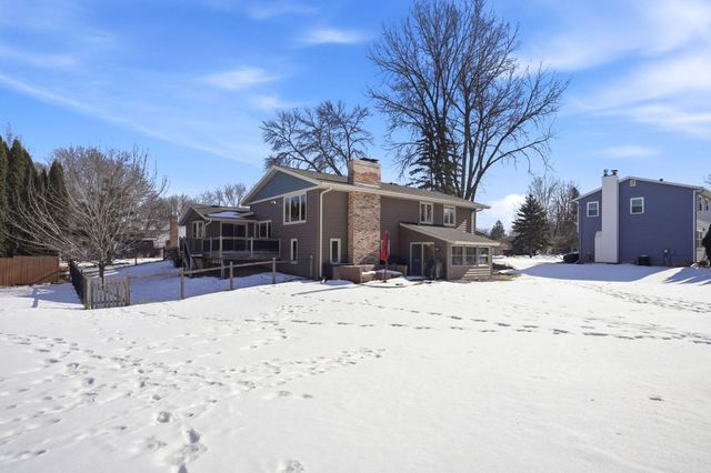 18224 23rd Avenue N, Plymouth, MN 55447