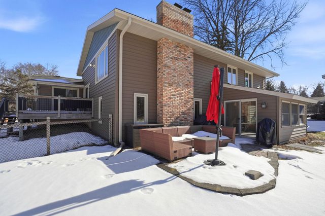 18224 23rd Avenue N, Plymouth, MN 55447