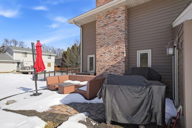 18224 23rd Avenue N, Plymouth, MN 55447