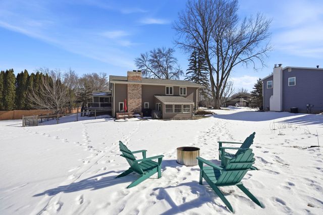 18224 23rd Avenue N, Plymouth, MN 55447