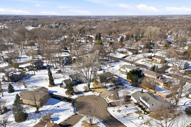 18224 23rd Avenue N, Plymouth, MN 55447