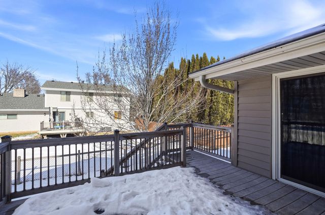 18224 23rd Avenue N, Plymouth, MN 55447