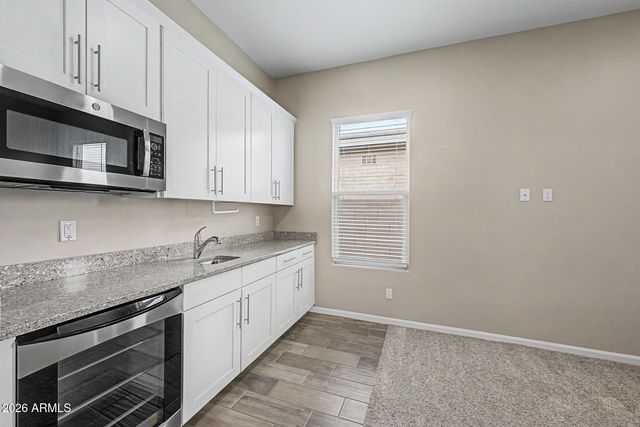 6618 W MADRE DEL ORO Drive, Phoenix, AZ 85083