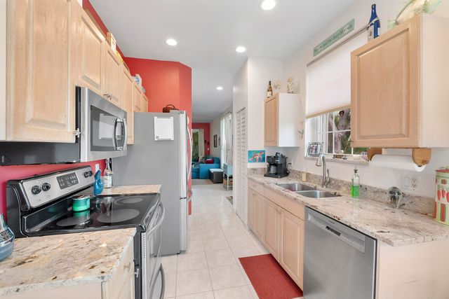 1950 Ne 7th St 105, Deerfield Beach, FL 33441