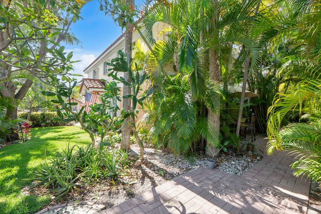 1950 Ne 7th St 105, Deerfield Beach, FL 33441