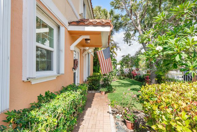 1950 Ne 7th St 105, Deerfield Beach, FL 33441