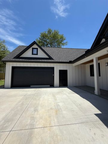 141 Babb Rd, Campobello, SC 29322