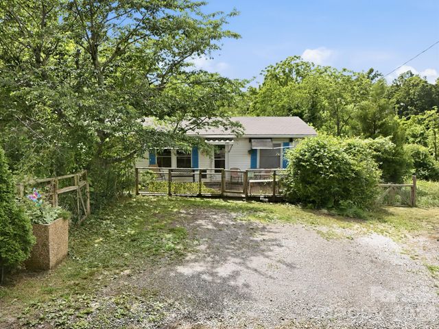 131 Vinewood Circle, Asheville, NC 28806