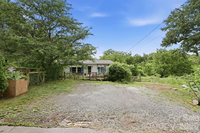 131 Vinewood Circle, Asheville, NC 28806