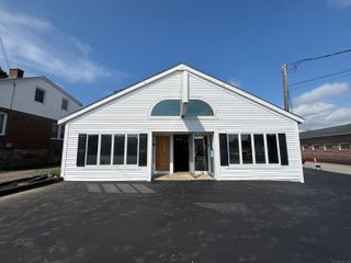 37 Boston Post Road, Waterford, CT 06385