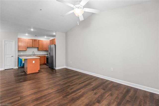 923 Windcastle Lane 305, Winston-salem, NC 27105