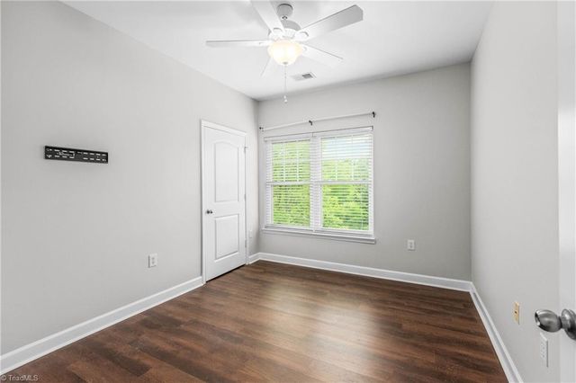 923 Windcastle Lane 305, Winston-salem, NC 27105