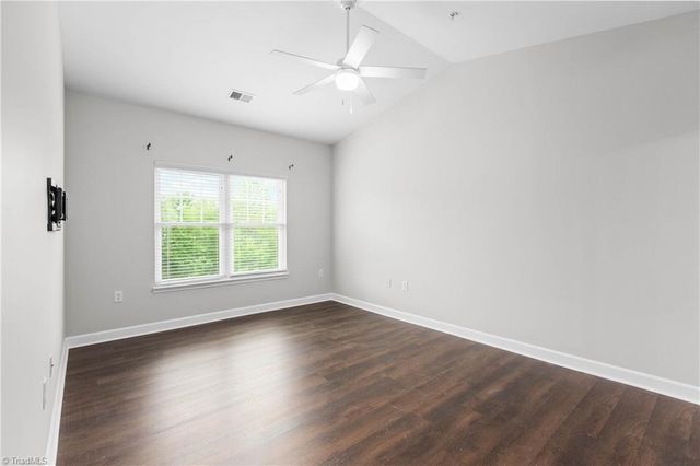 923 Windcastle Lane 305, Winston-salem, NC 27105