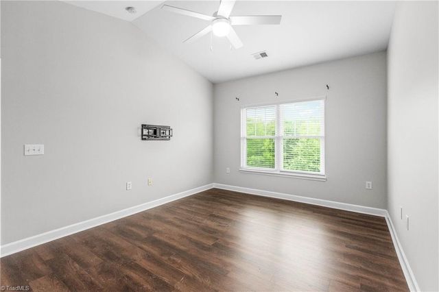 923 Windcastle Lane 305, Winston-salem, NC 27105