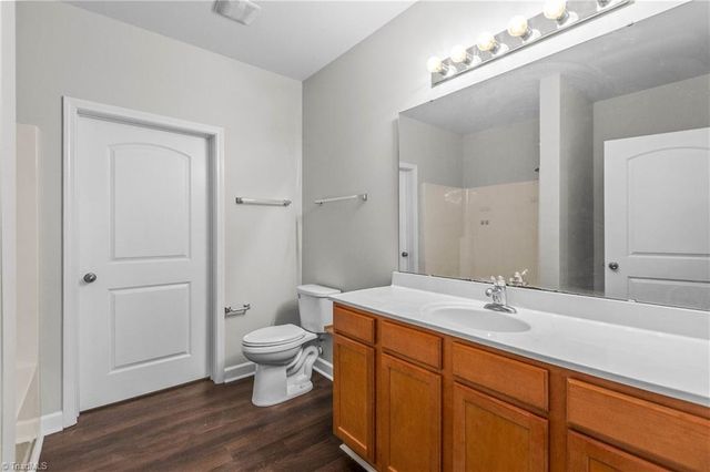 923 Windcastle Lane 305, Winston-salem, NC 27105