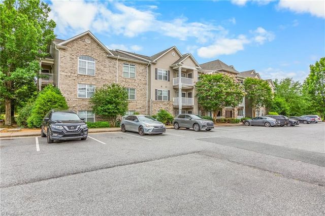 923 Windcastle Lane 305, Winston-salem, NC 27105