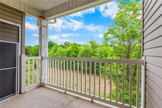 923 Windcastle Lane 305, Winston-salem, NC 27105