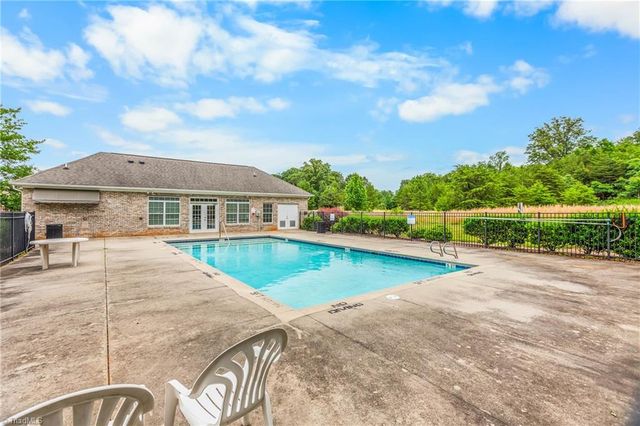 923 Windcastle Lane 305, Winston-salem, NC 27105