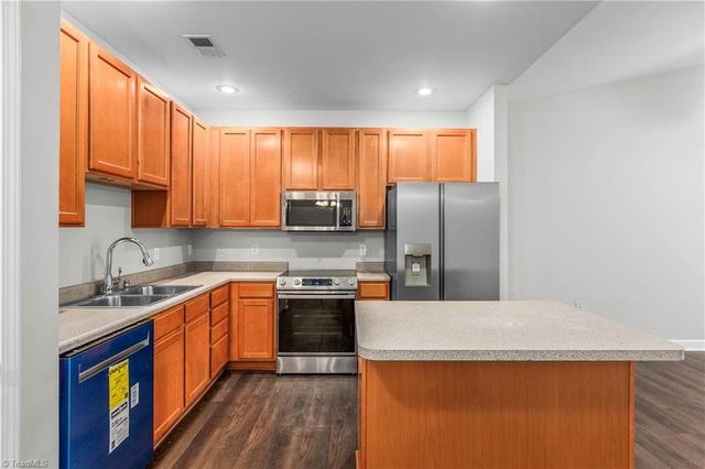923 Windcastle Lane 305, Winston-salem, NC 27105