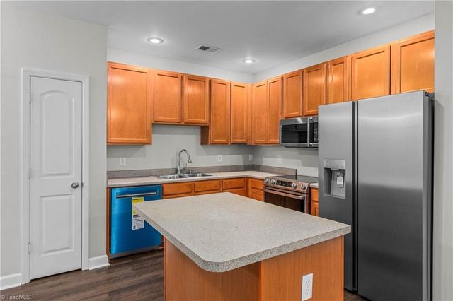 923 Windcastle Lane 305, Winston-salem, NC 27105