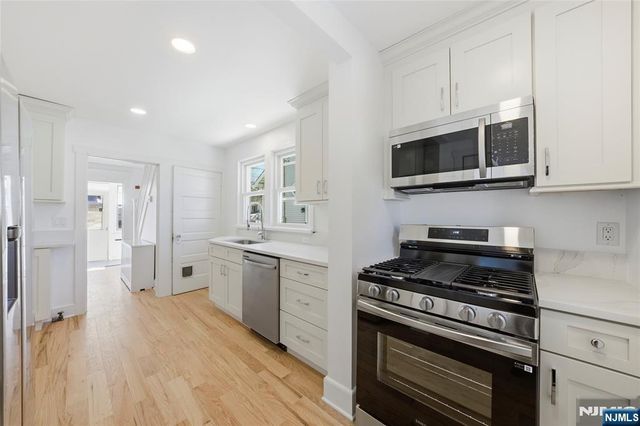 155 W Clinton Avenue, Bergenfield, NJ 07621