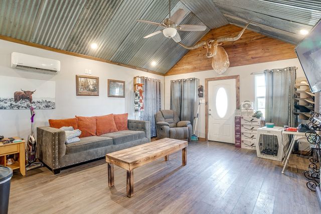 207 Trails End, Poolville, TX 76487