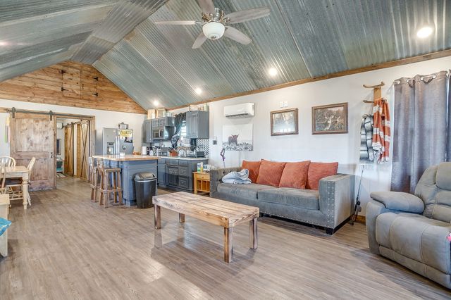 207 Trails End, Poolville, TX 76487