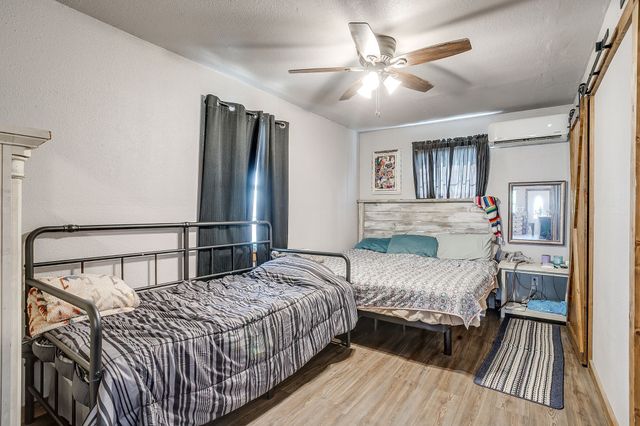 207 Trails End, Poolville, TX 76487