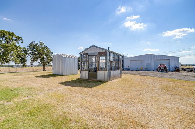 207 Trails End, Poolville, TX 76487