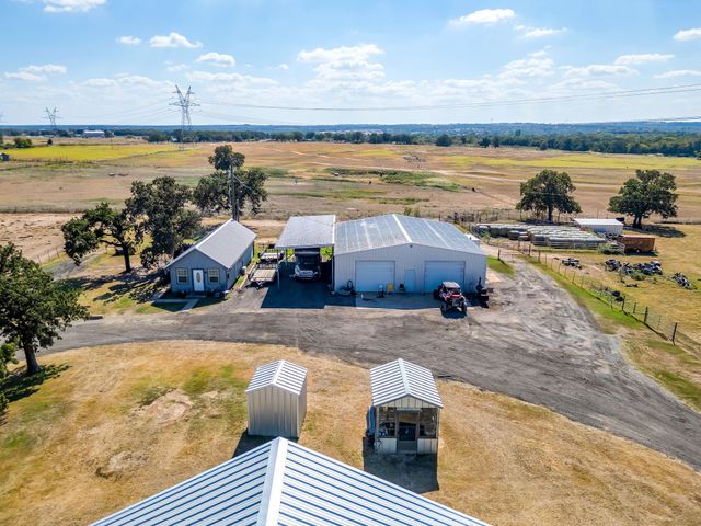 207 Trails End, Poolville, TX 76487